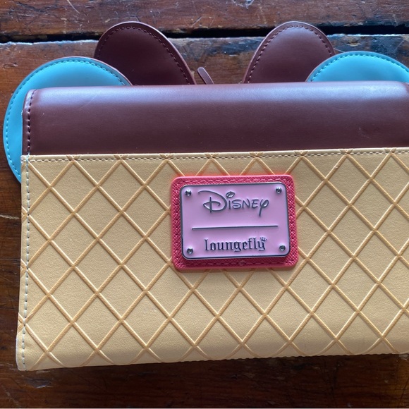 Novelty Ice Cream Sundae Wallet - Mint & Red - Picture 2 of 4